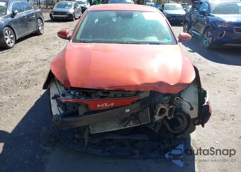 2024 Kia Forte Lxs z USA, uszkodzony, nr VIN 3KPF24AD5RE727961